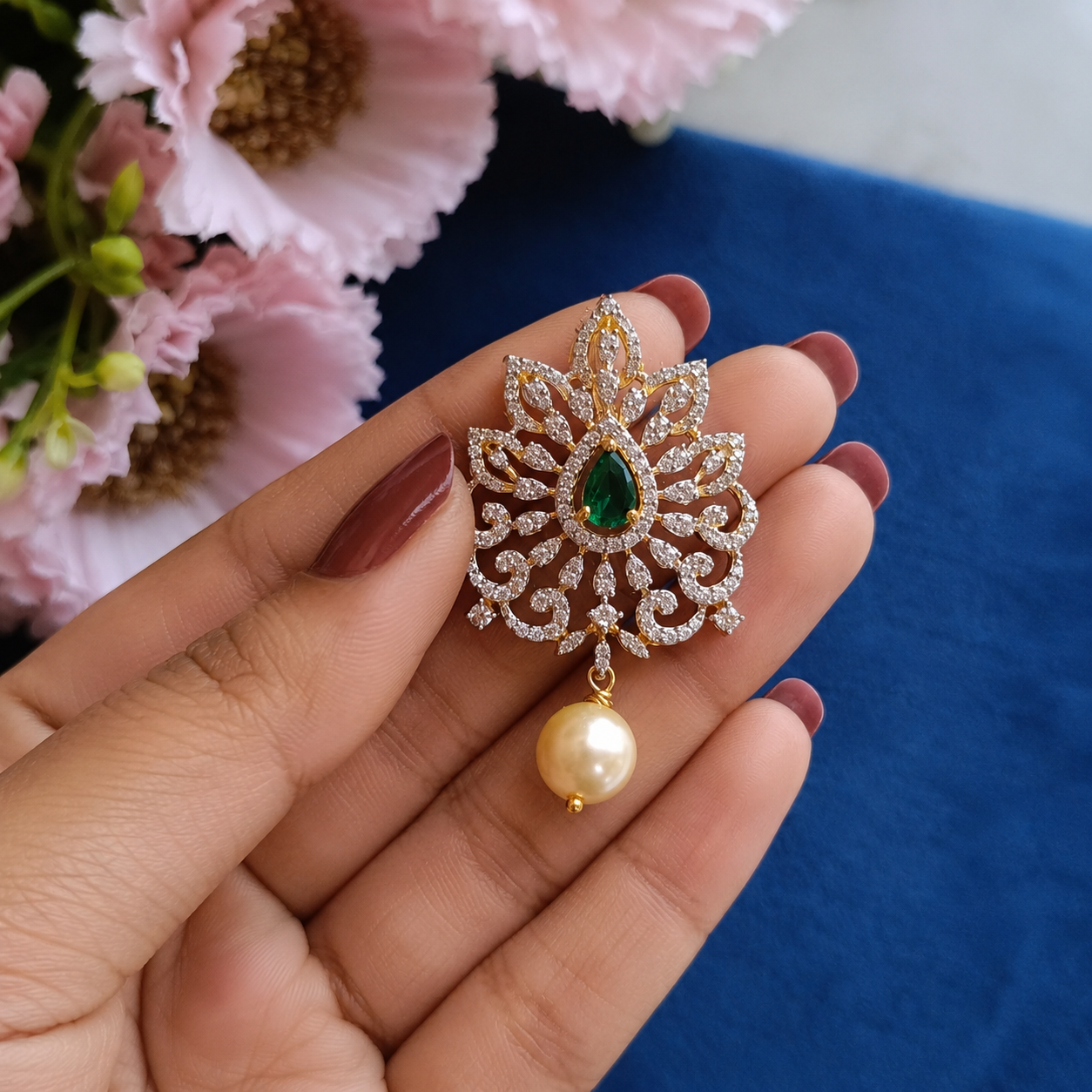 SST 286 | INTRICATE EMERALD AND PEARL PENDANT