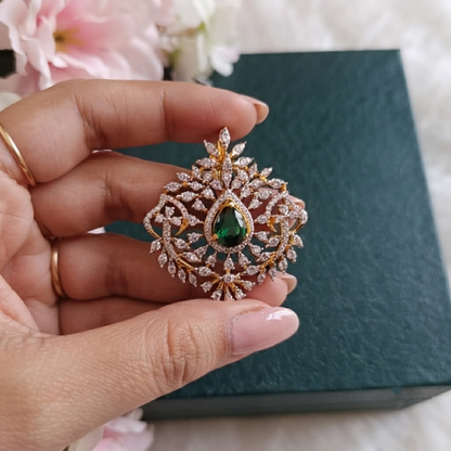 SST 390 | INTRICATE GREEN STONE PENDANT