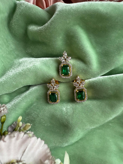 SST 053 | EMERALD RADIANCE EARRINGS AND PENDANT SET