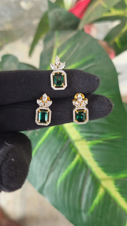 SST 053 | EMERALD RADIANCE EARRINGS AND PENDANT SET