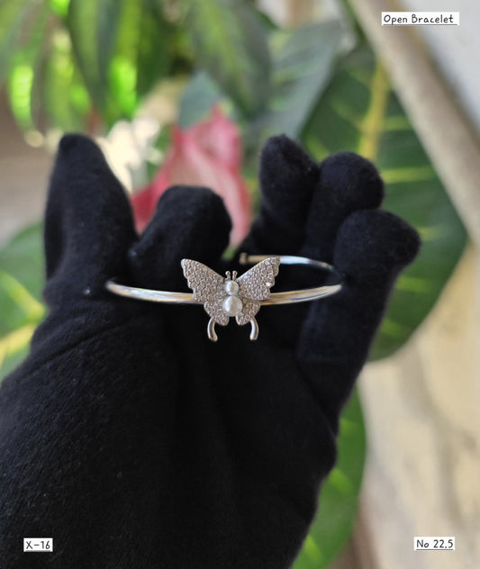 X 016 | BUTTERFLY OPEN KADA BRACELET