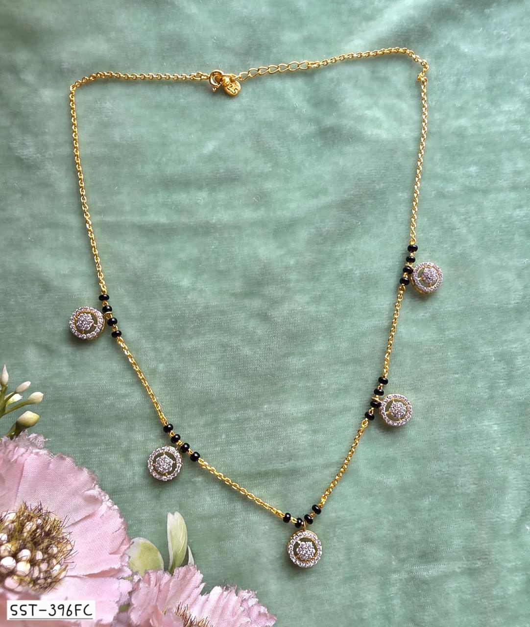 SST 396FC | SPARKLING CIRCLE CHARM MANGALSUTRA