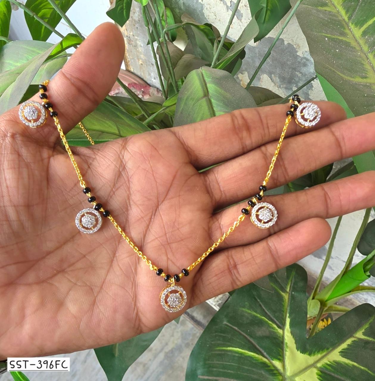 SST 396FC | SPARKLING CIRCLE CHARM MANGALSUTRA