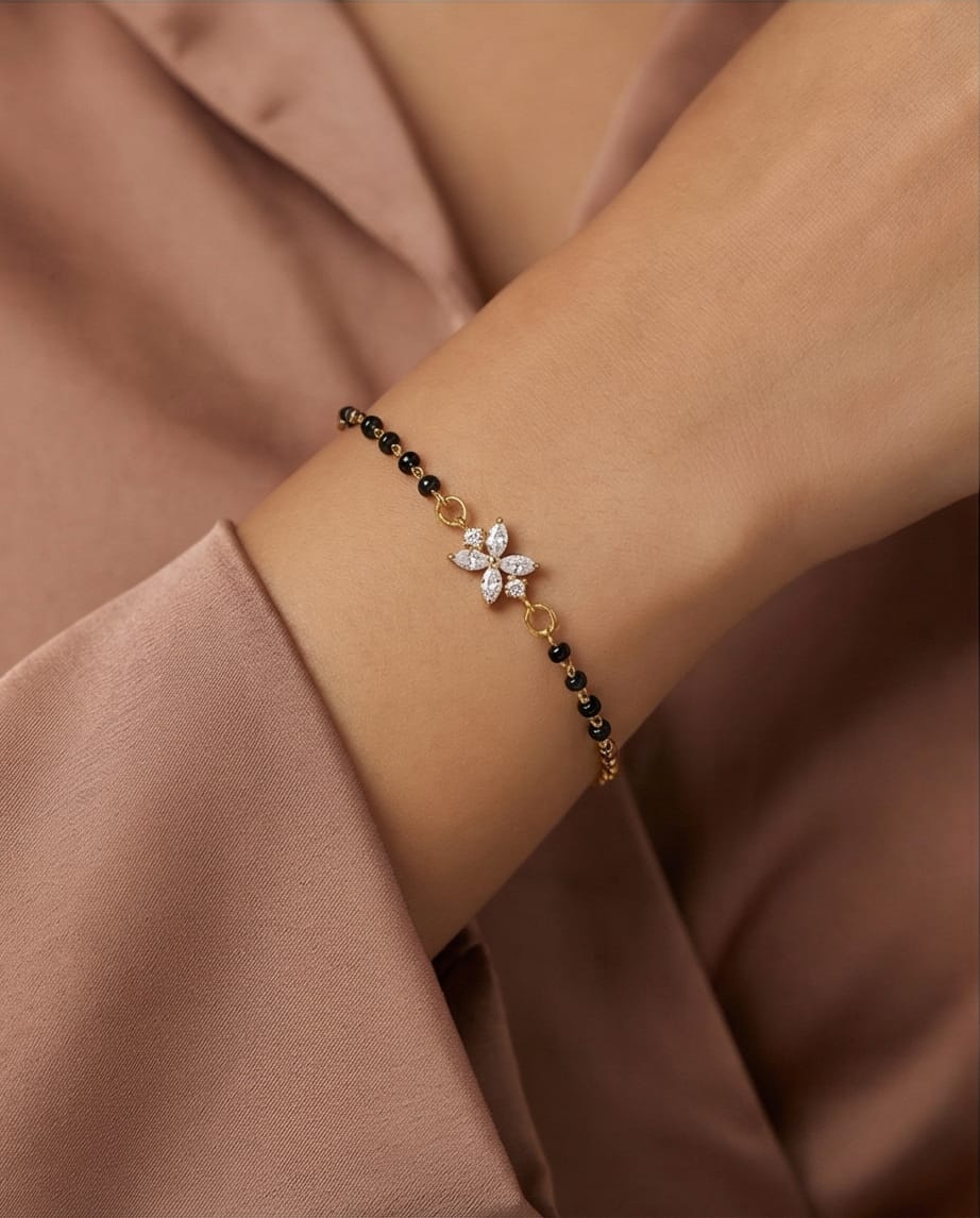 SST 548 | DELICATE FLORAL CHARM HAND MANGALSUTRA
