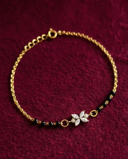 SST 548 | DELICATE FLORAL CHARM HAND MANGALSUTRA