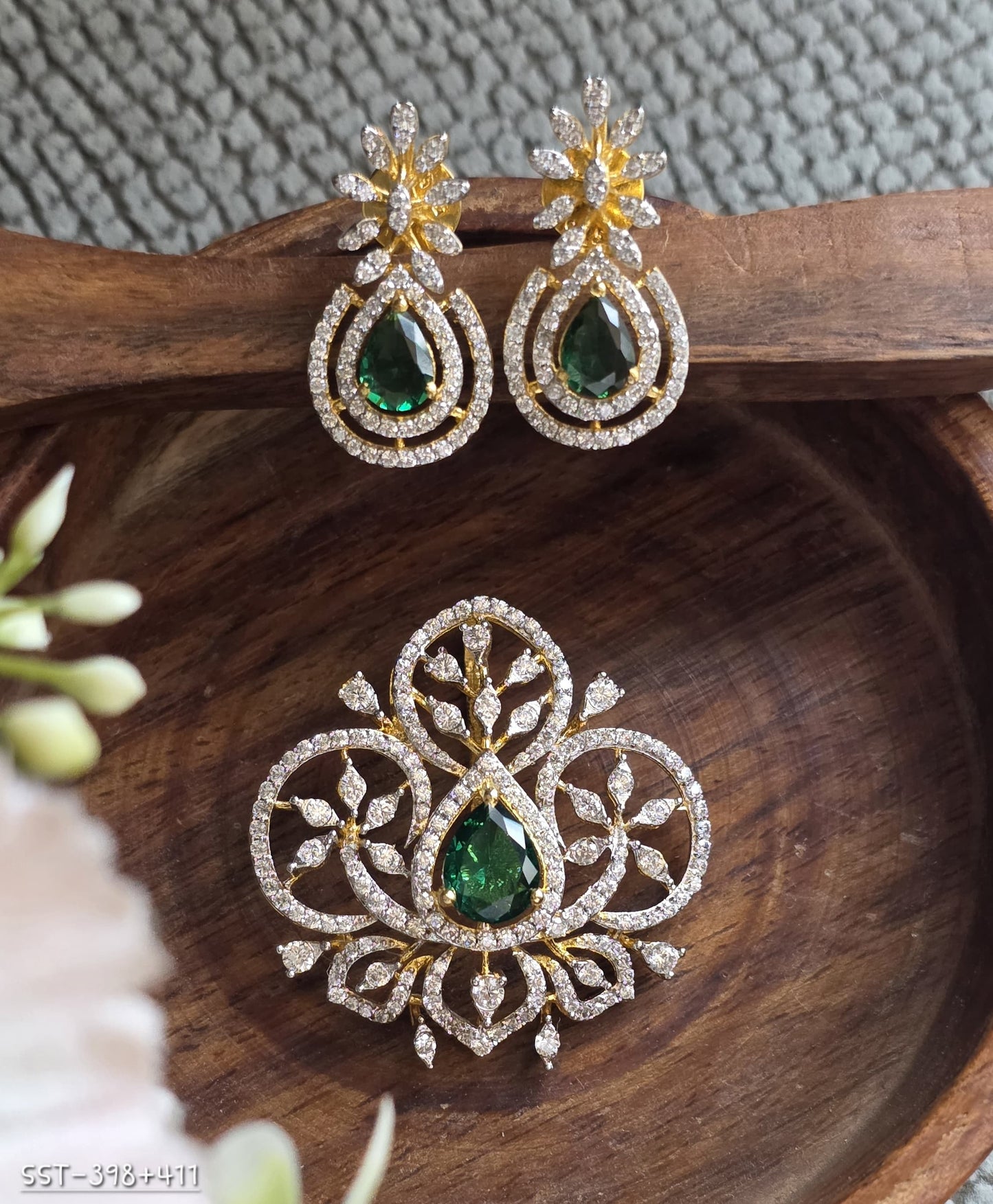 SST 411 + 398 | PENDENT AND EARRINGS SET