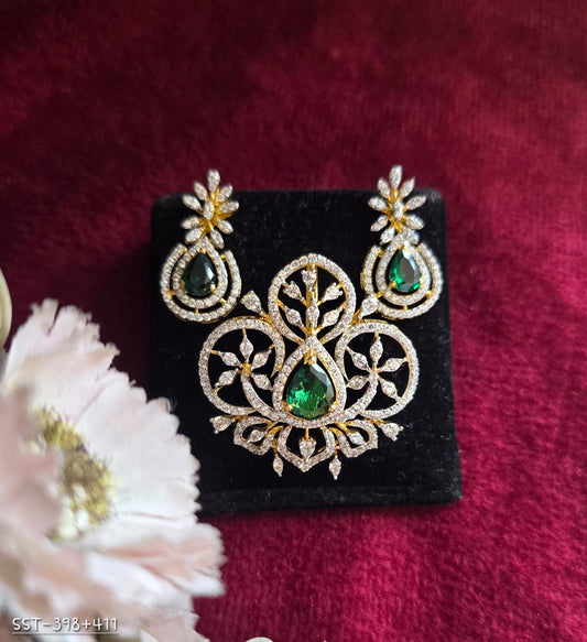 SST 411 + 398 | PENDENT AND EARRINGS SET