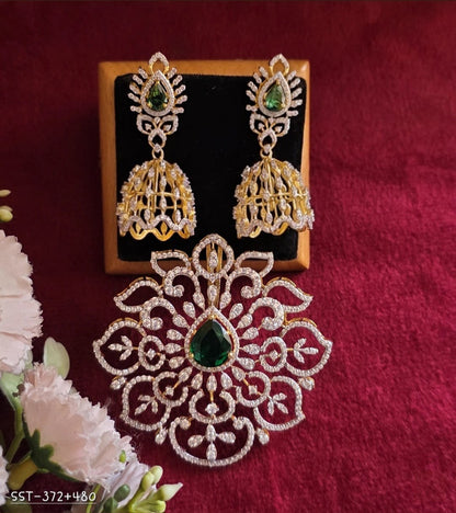 SST 372 + 480 | PENDENT AND EARRINGS SET