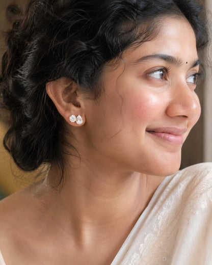 SST 605 | TIMELESS PEAR AND ROUND CUT DIAMOND STUD EARRINGS