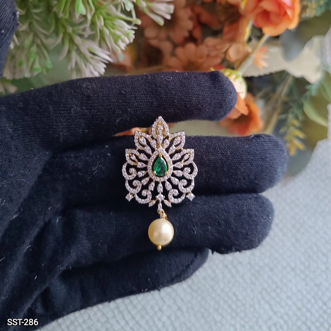 SST 286 | INTRICATE EMERALD AND PEARL PENDANT