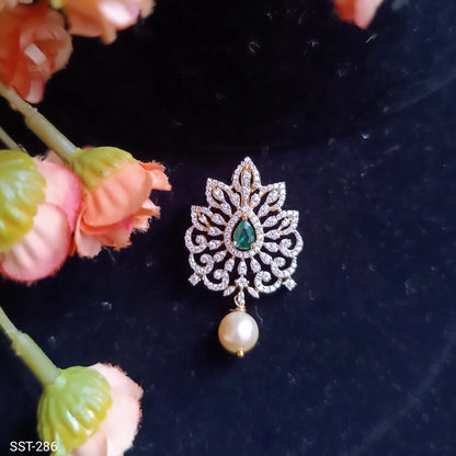 SST 286 | INTRICATE EMERALD AND PEARL PENDANT
