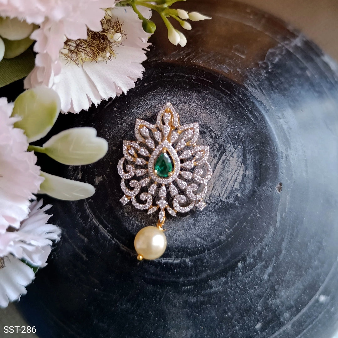 SST 286 | INTRICATE EMERALD AND PEARL PENDANT
