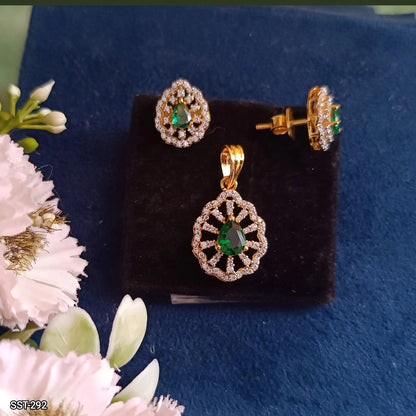 SST 292 | ELEGANT CRYSTAL PENDENT AND EARRINGS