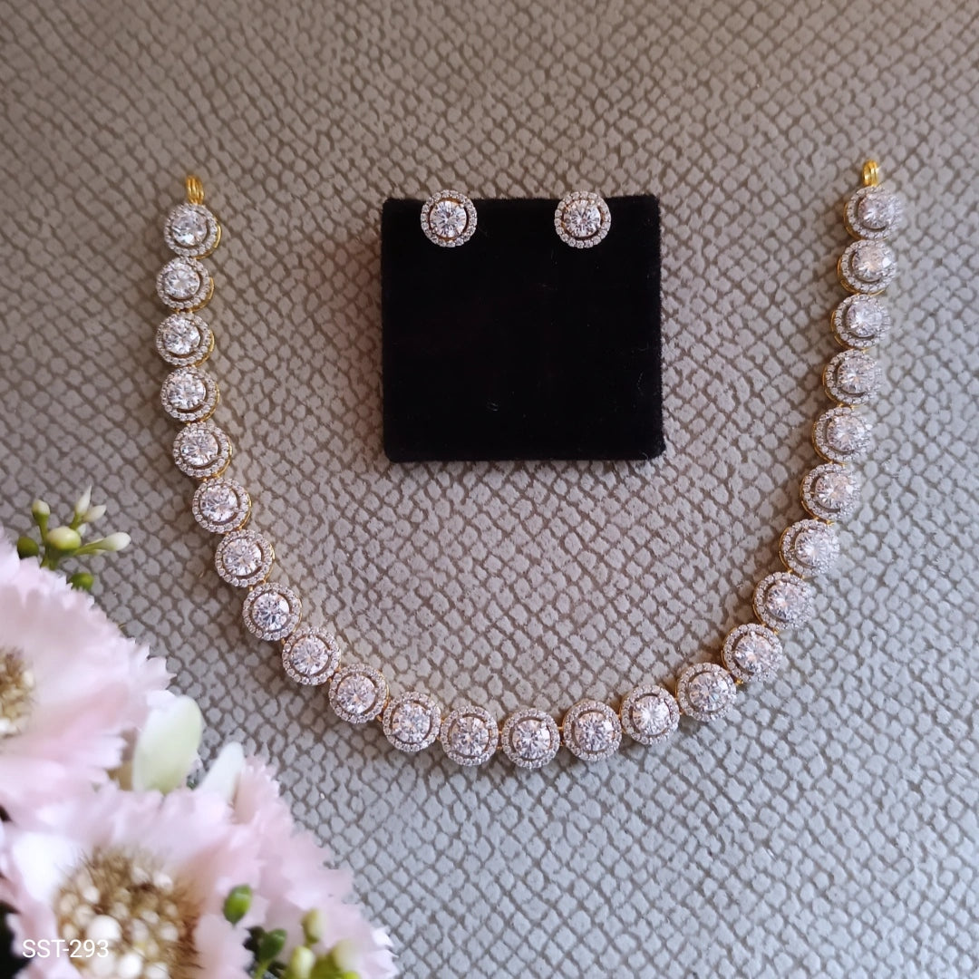 SST 293 | STUNNING CRYSTAL NECKLACE AND EARRINGS SET