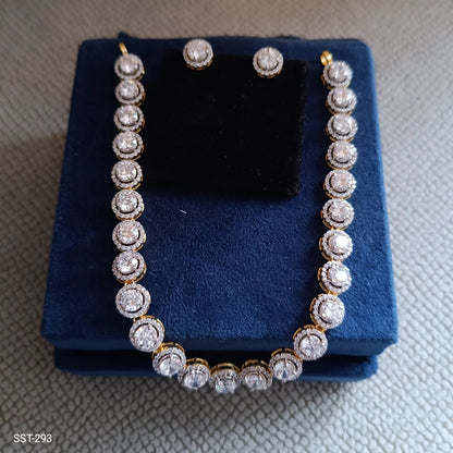 SST 293 | STUNNING CRYSTAL NECKLACE AND EARRINGS SET