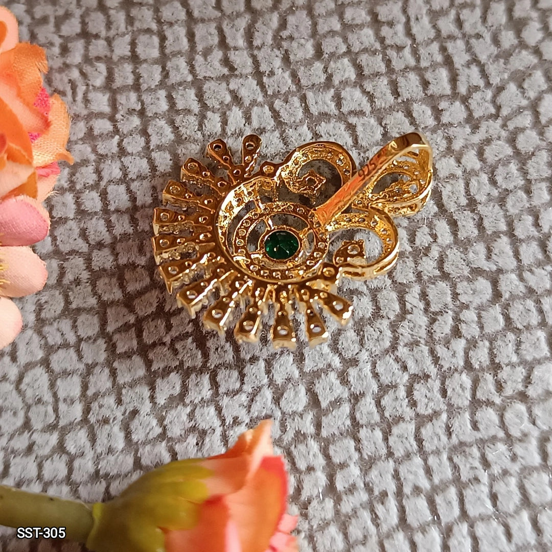 SST 305 | EXQUISITE EMERALD-ACCENTED PENDANT