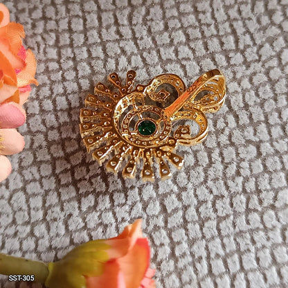 SST 305 | EXQUISITE EMERALD-ACCENTED PENDANT