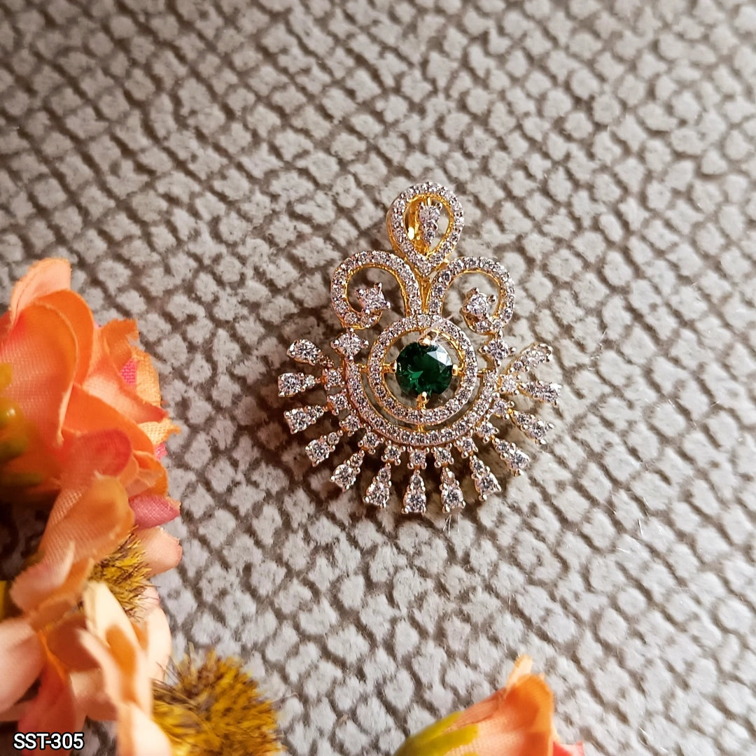 SST 305 | EXQUISITE EMERALD-ACCENTED PENDANT