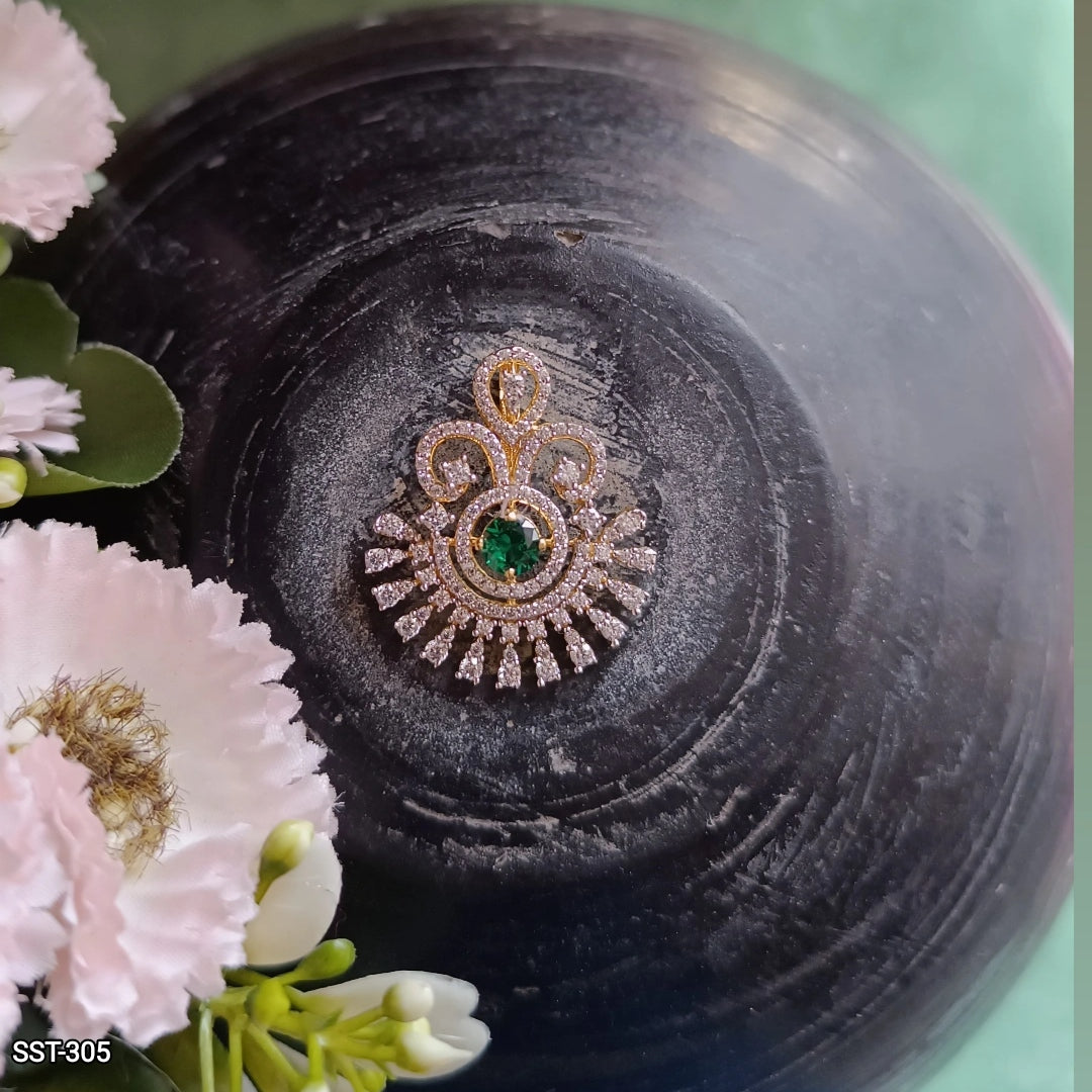 SST 305 | EXQUISITE EMERALD-ACCENTED PENDANT