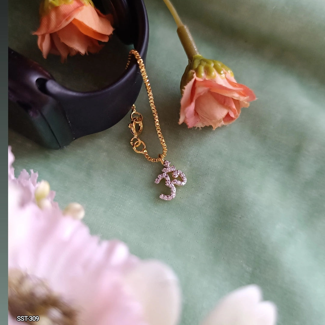 SST 309 |  OM WATCH CHARM