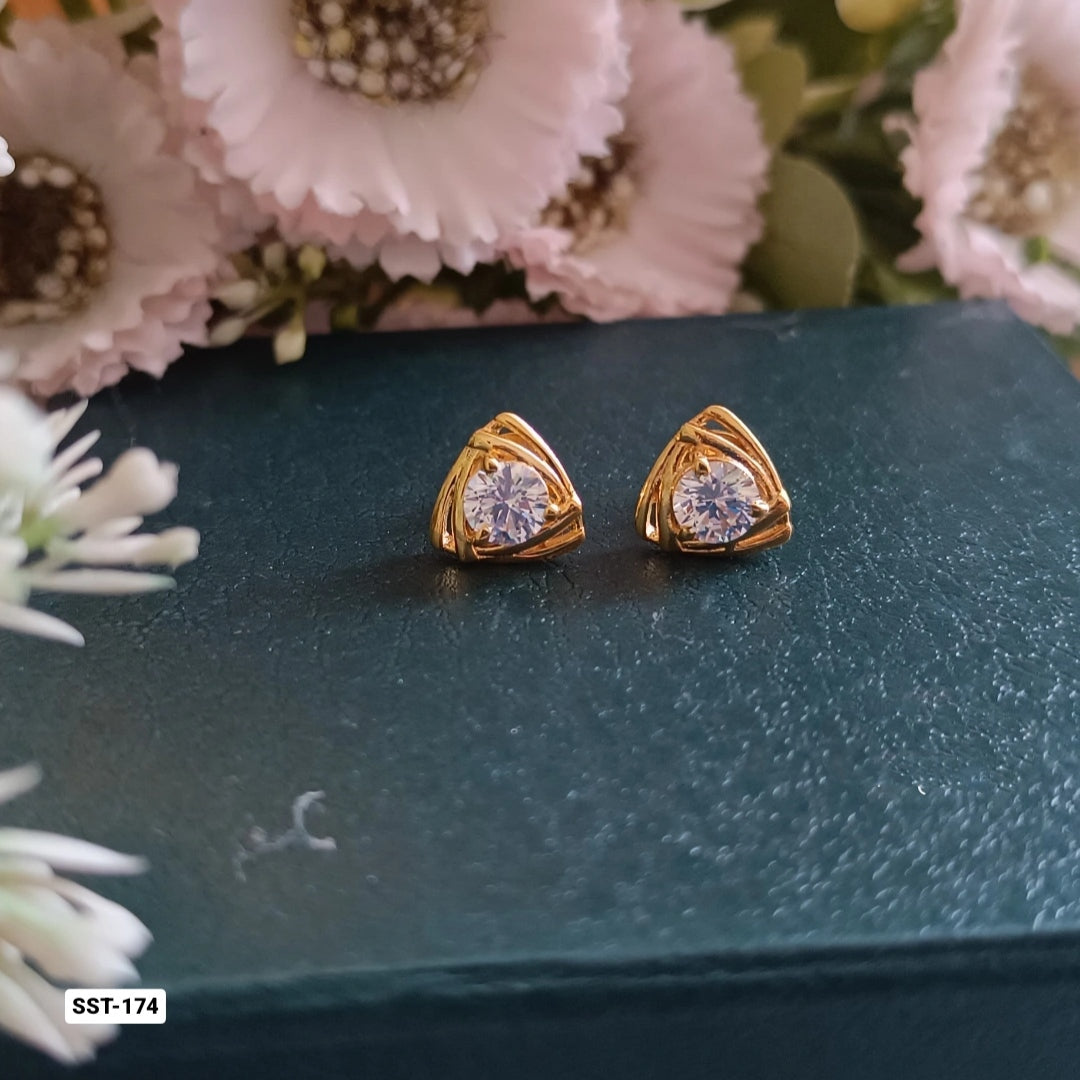 SST 174 | TRIANGLE SOLITAIRE DIAMOND  STUD