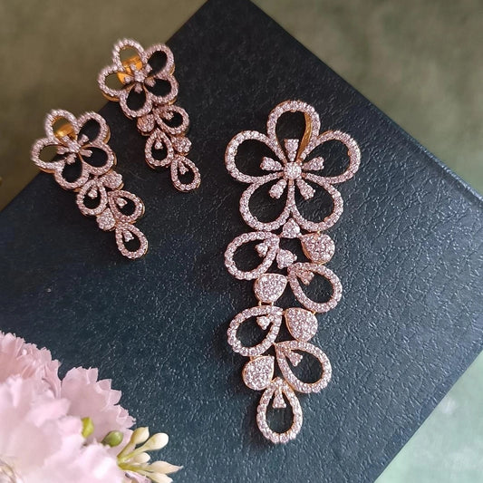 SST 323 | FLORAL PENDANT AND EARRING