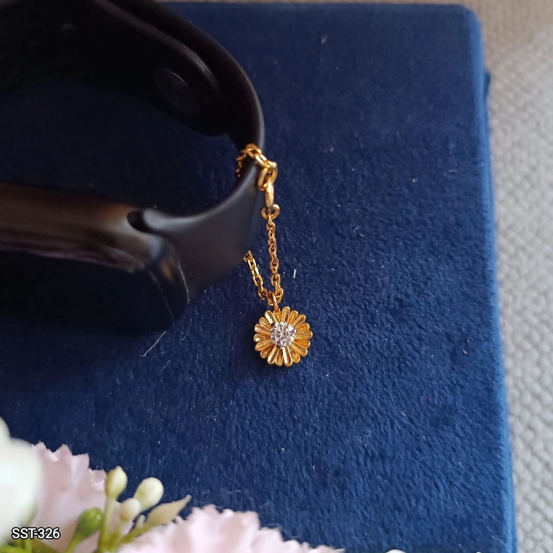 SST 326 |   DAISY WATCH CHARM