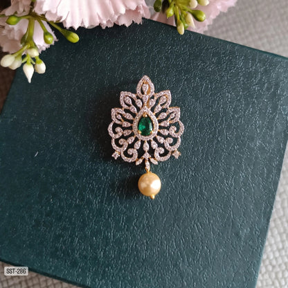 SST 286 | INTRICATE EMERALD AND PEARL PENDANT