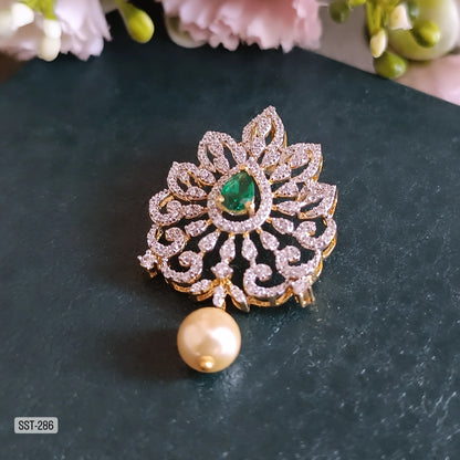 SST 286 | INTRICATE EMERALD AND PEARL PENDANT