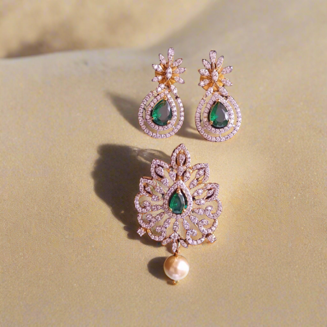 SST 286 + 411 | LUXURIOUS EMERALD AND DIAMOND-STYLE PENDENT SET