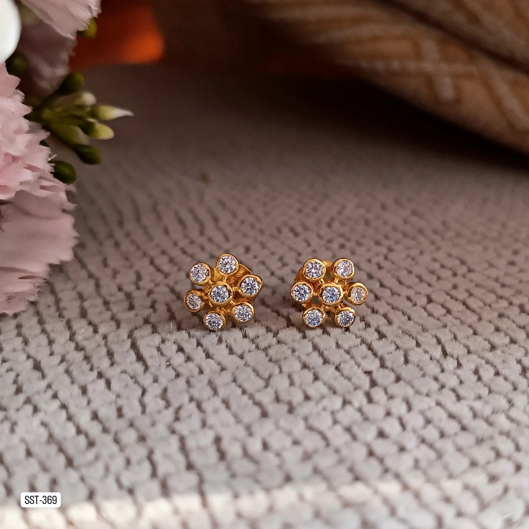 SST 369 |  SPARKLING FLOWER EARRINGS