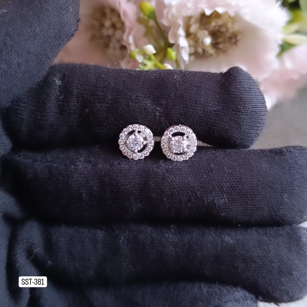 SST 381 | SPARKLING CRYSTAL STUD EARRINGS