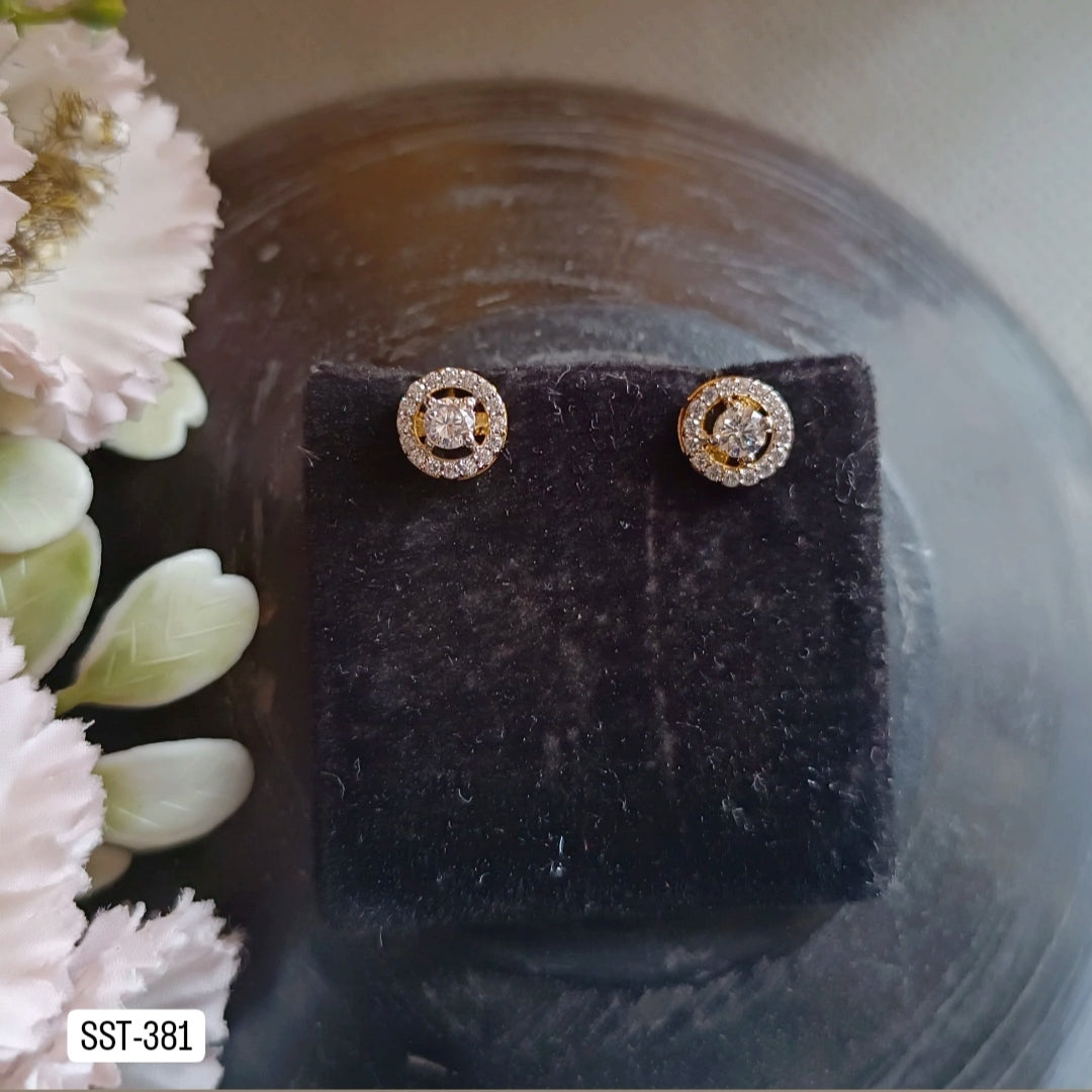 SST 381 | SPARKLING CRYSTAL STUD EARRINGS