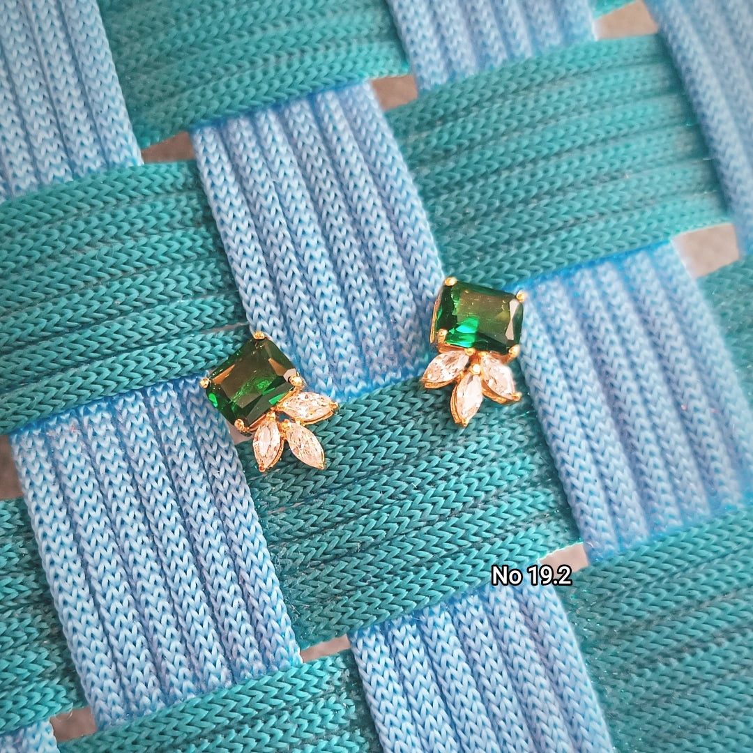 SST 382 | EMERALD AND LEAF EARRINGS