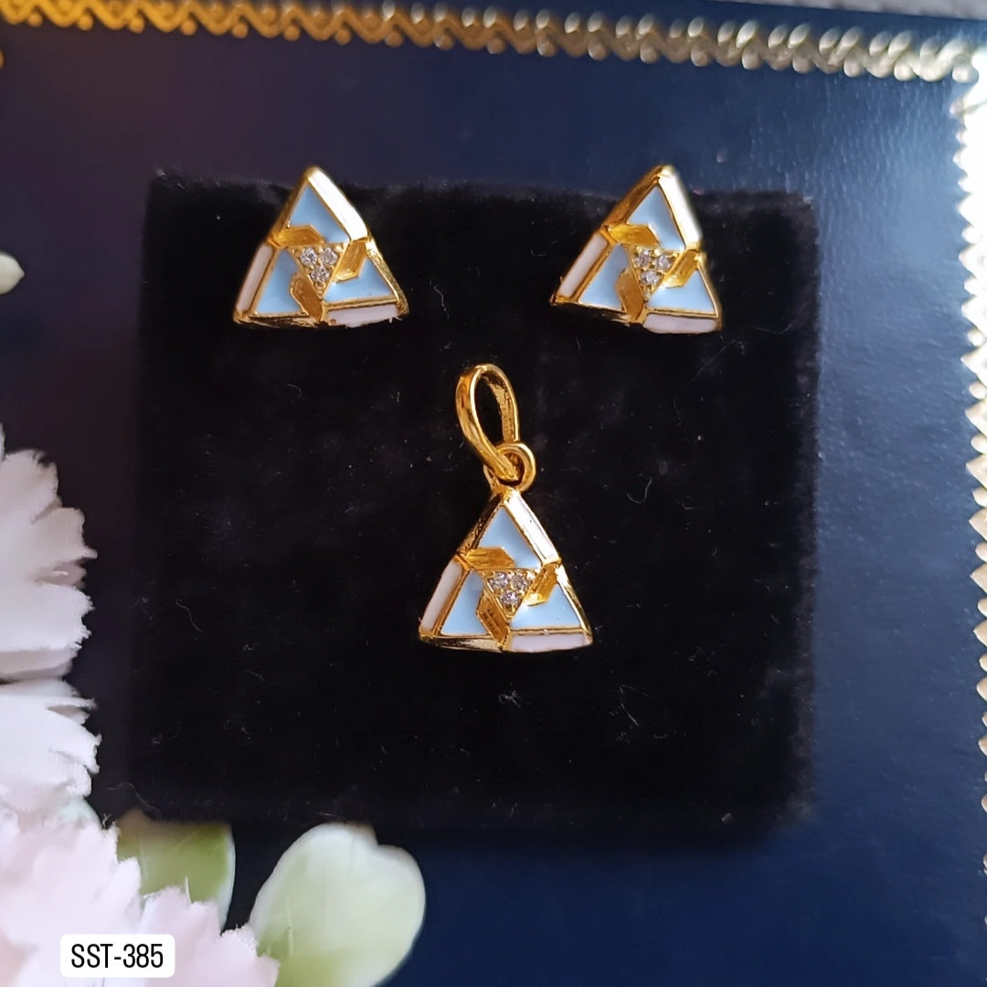 SST 385 | TRIANGLE SINGLE STUD PENDANT AND EARRING SET