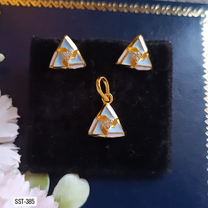 SST 385 | TRIANGLE SINGLE STUD PENDANT AND EARRING SET