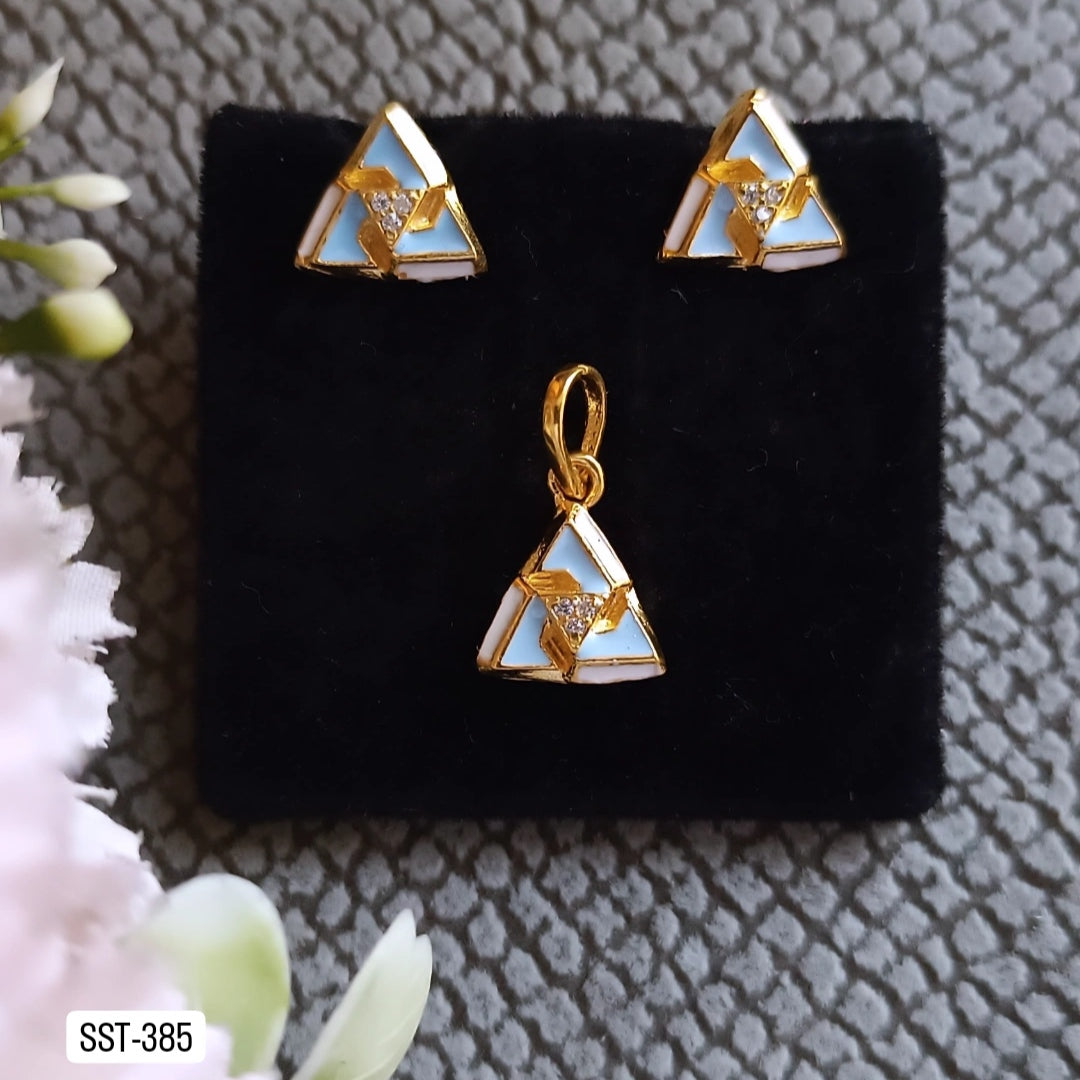 SST 385 | TRIANGLE SINGLE STUD PENDANT AND EARRING SET