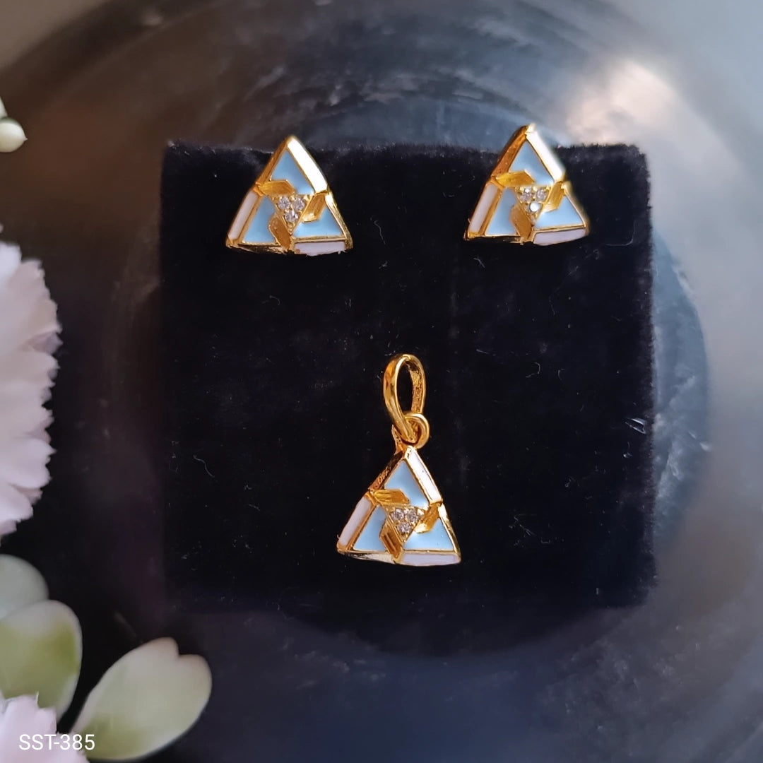 SST 385 | TRIANGLE SINGLE STUD PENDANT AND EARRING SET