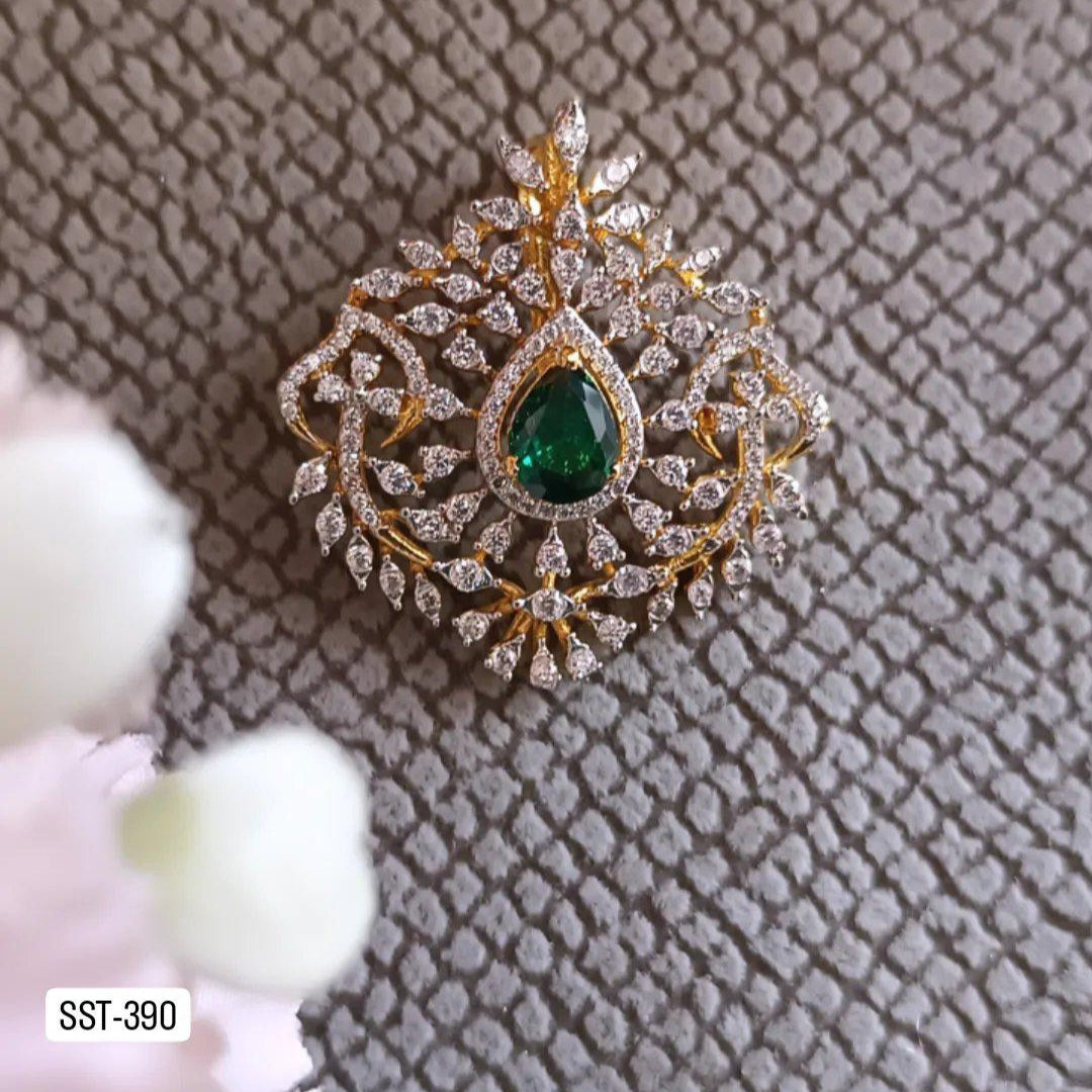 SST 390 | INTRICATE GREEN STONE PENDANT