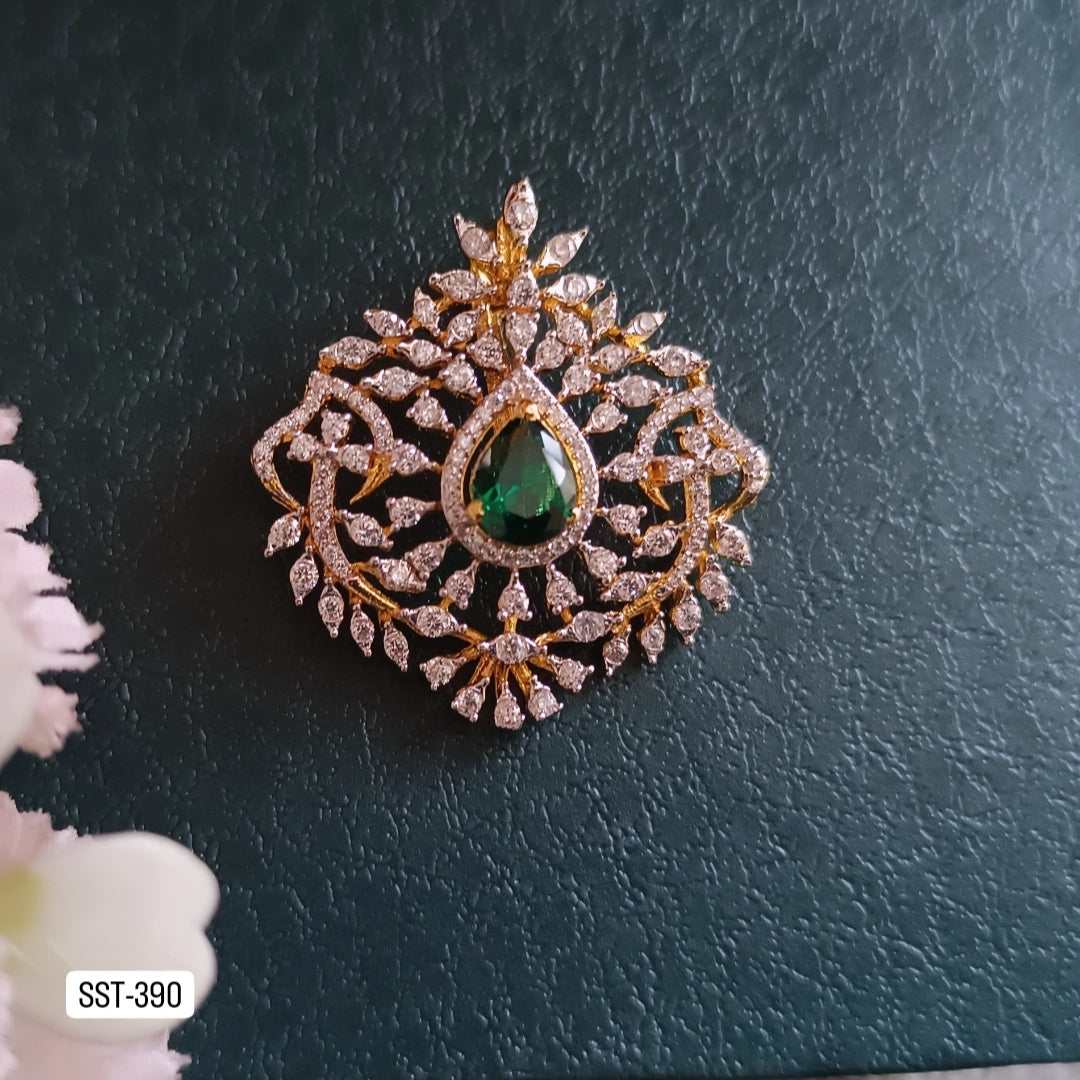 SST 390 | INTRICATE GREEN STONE PENDANT