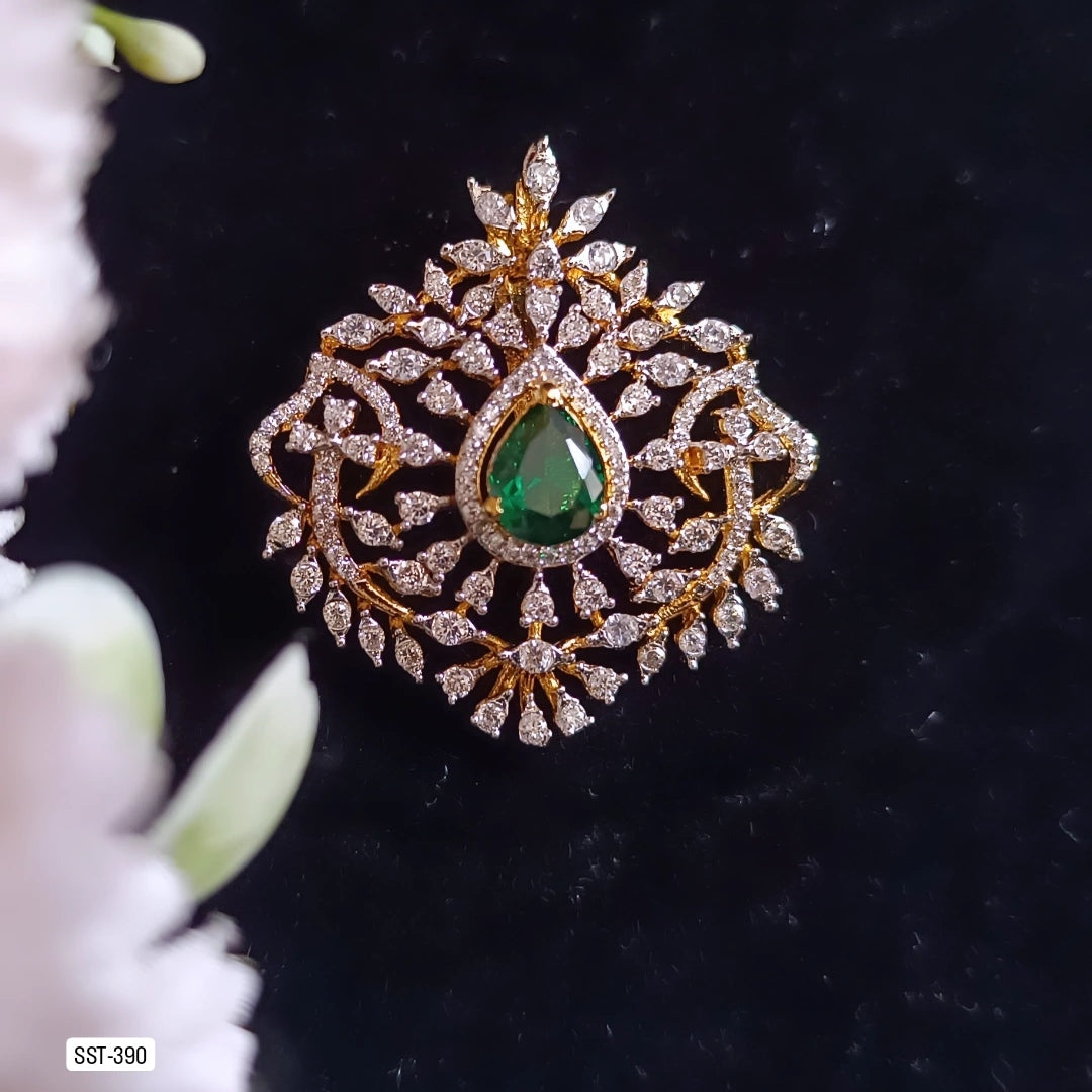 SST 390 | INTRICATE GREEN STONE PENDANT
