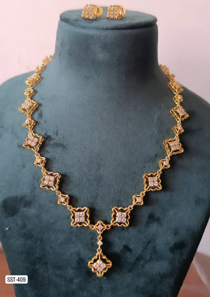 SST 409 | INTRICATE DESIGN NECKLACE AND EARRING SET