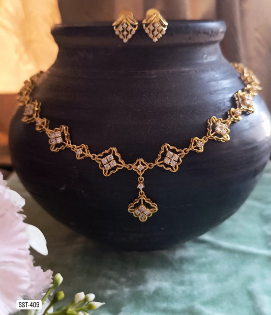 SST 409 | INTRICATE DESIGN NECKLACE AND EARRING SET