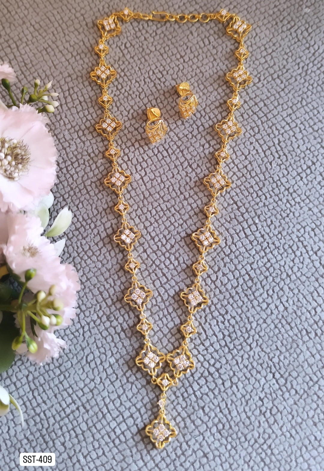 SST 409 | INTRICATE DESIGN NECKLACE AND EARRING SET