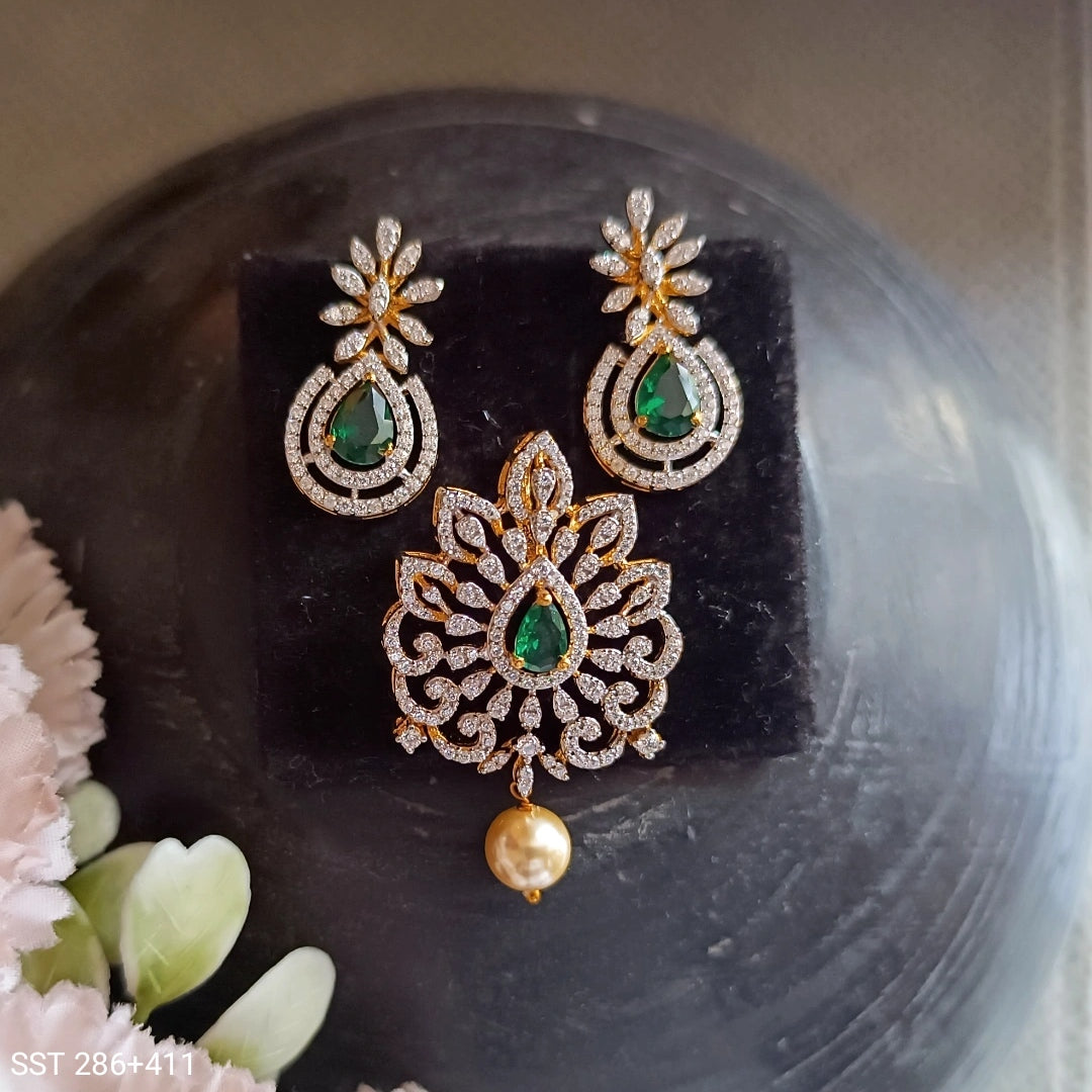 SST 286 + 411 | LUXURIOUS EMERALD AND DIAMOND-STYLE PENDENT SET