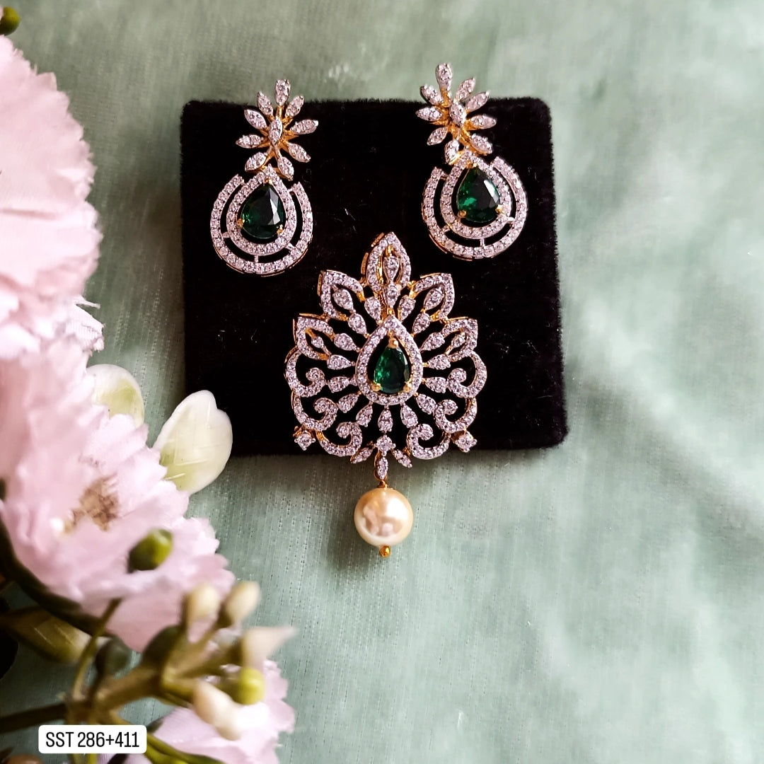 SST 286 + 411 | LUXURIOUS EMERALD AND DIAMOND-STYLE PENDENT SET
