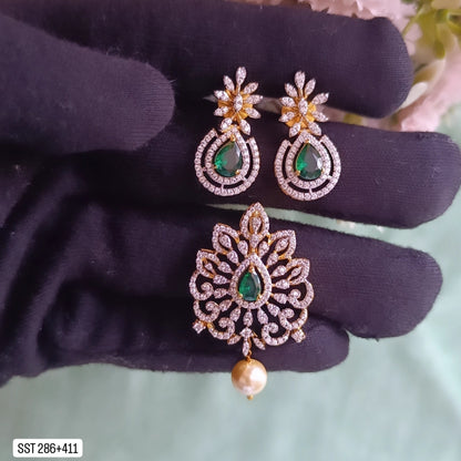 SST 286 + 411 | LUXURIOUS EMERALD AND DIAMOND-STYLE PENDENT SET