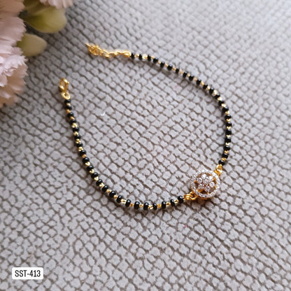 SST 413 | SPARKLING FLOWER CHARM BRACELET