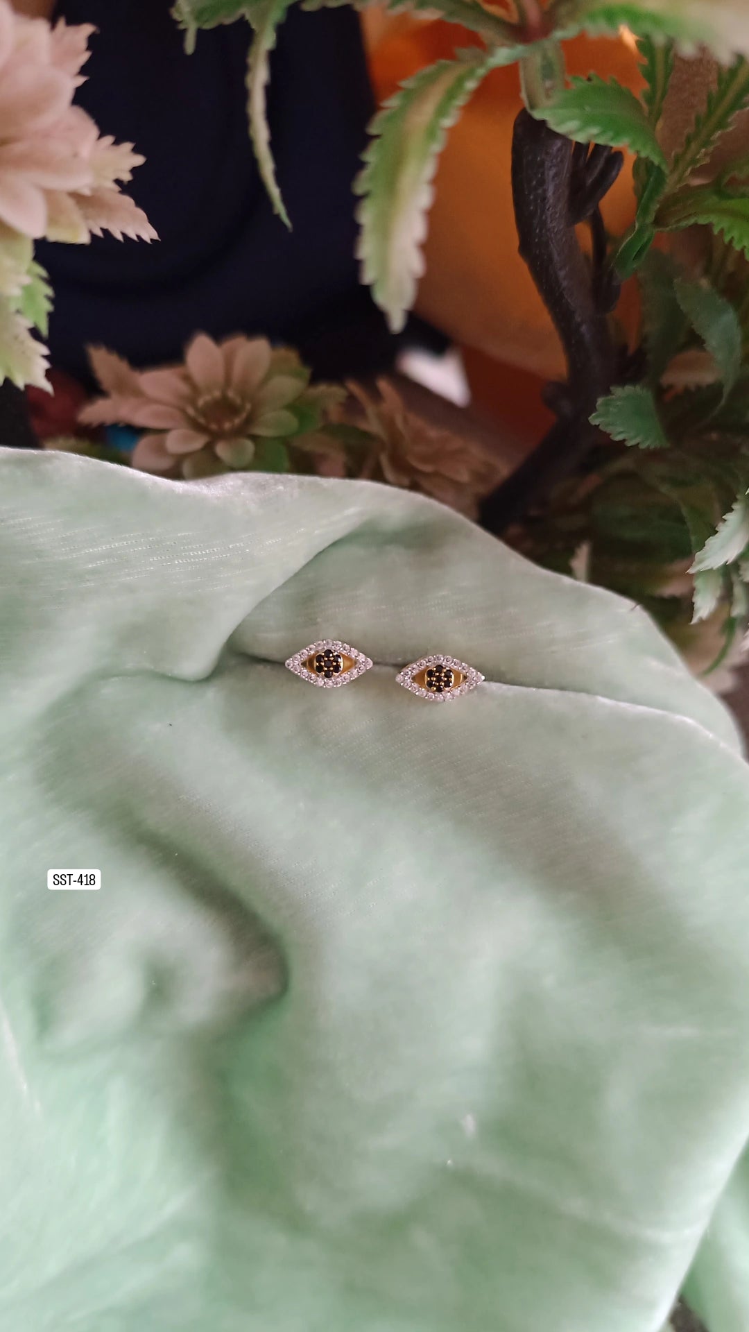 SST 418 | EYE STUD EARRINGS