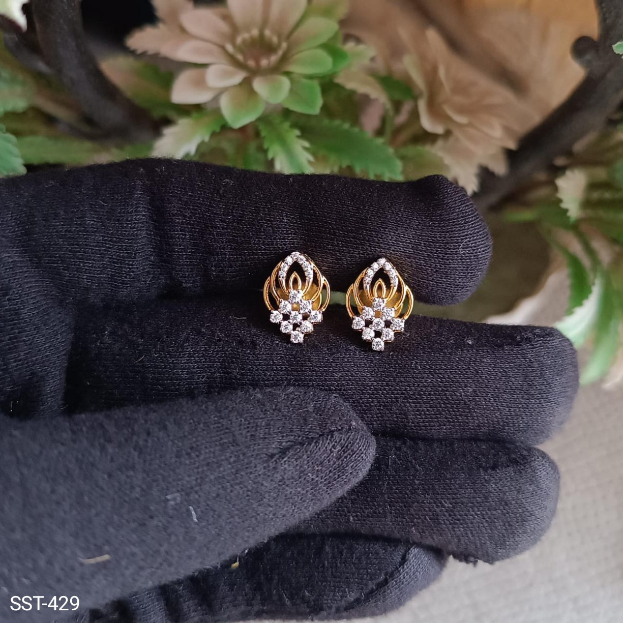 SST 429 | ELEGANT FLOWER DESIGN EARRINGS
